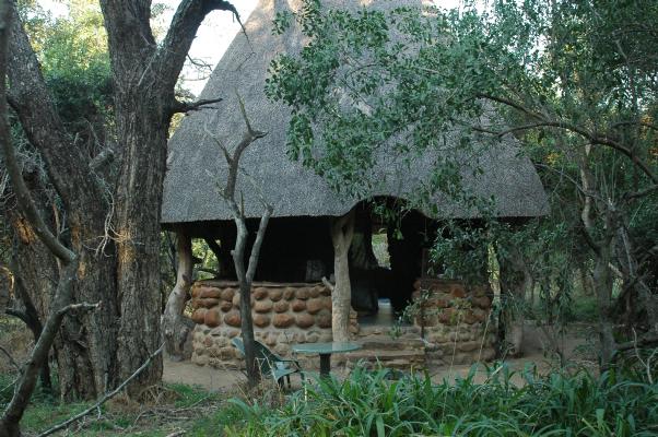 Mkhaya Cottage (c) copyright 2006 by Shields Gardens Ltd.  All rights reserved